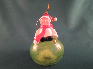 B/O LED SNOWMAN ON THE GROUND